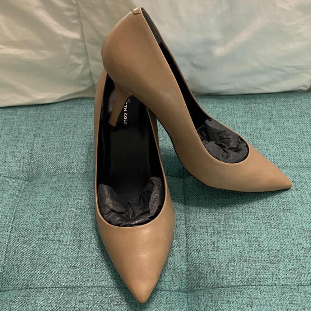 Tan Kenneth Cole heels 👠